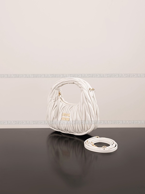 미우미우완더마테라세나파가죽호보백  20260316-153714-008루.jpg