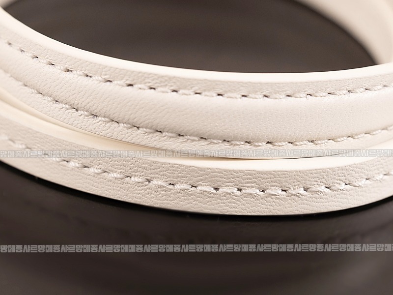 미우미우완더마테라세나파가죽호보백  20260316-153721-019루.jpg