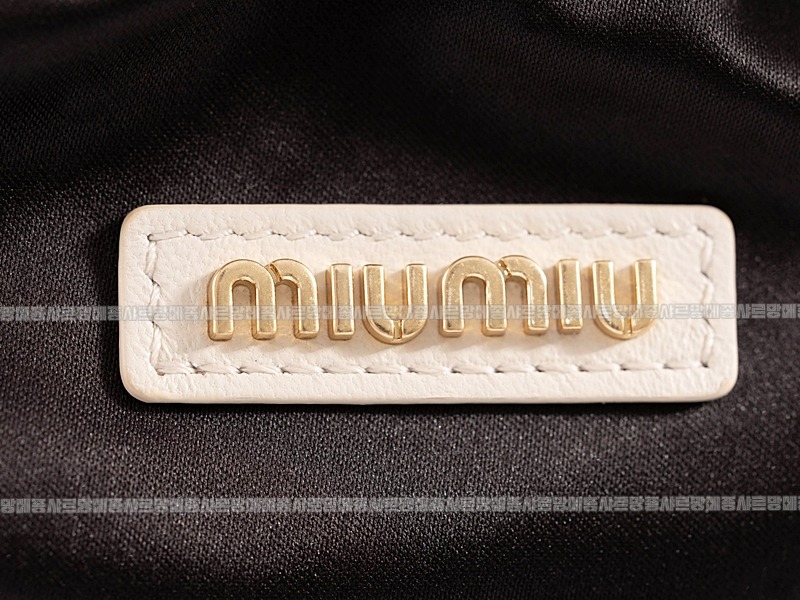 미우미우완더마테라세나파가죽호보백  20260316-153722-021루.jpg