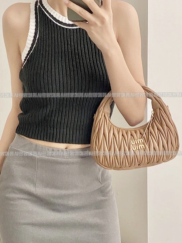 미우미우완더마테라세나파가죽호보백  20260316-165402-023루.jpg