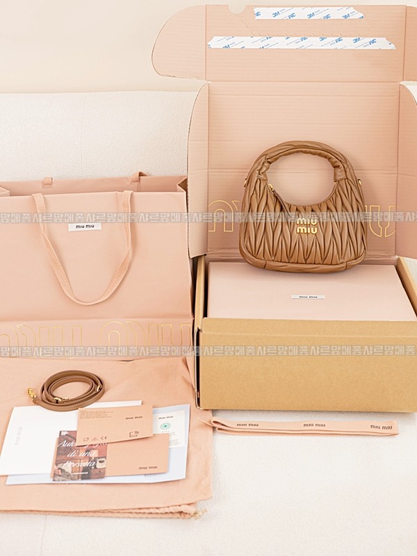 미우미우완더마테라세나파가죽호보백  20260316-165403-027루.jpg