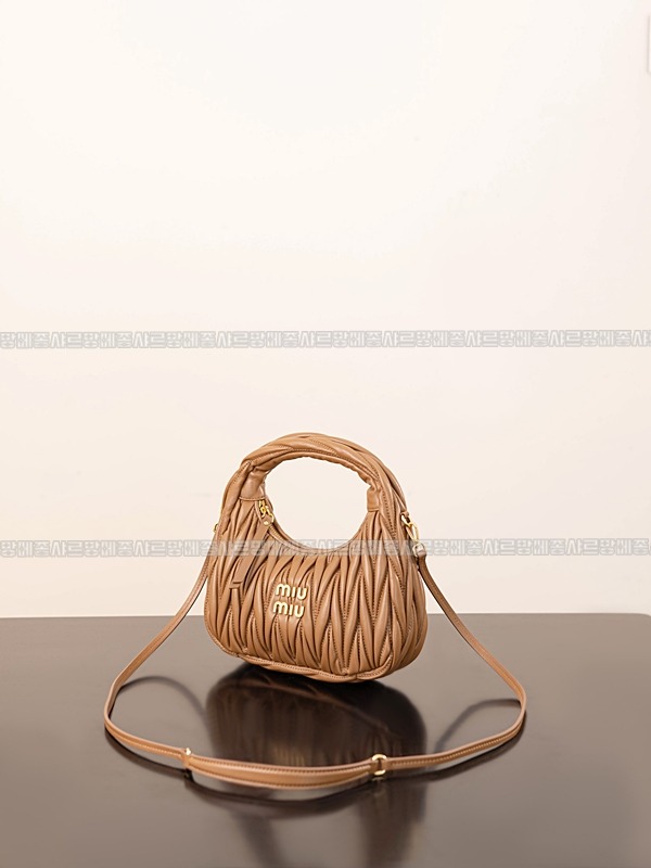 미우미우완더마테라세나파가죽호보백  20260316-165357-003루.jpg