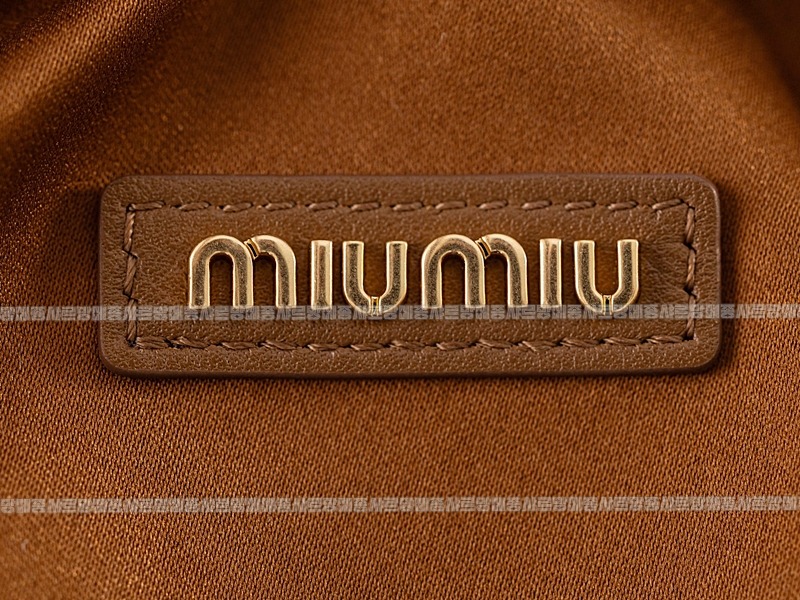 미우미우완더마테라세나파가죽호보백  20260316-165402-020루.jpg