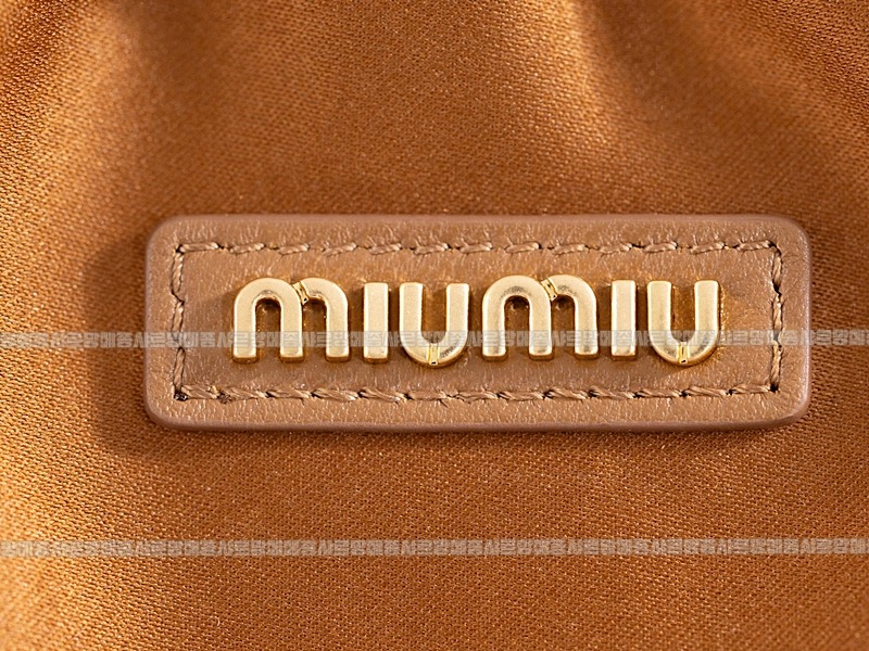 미우미우완더마테라세나파가죽호보백  20260316-171420-019루.jpg