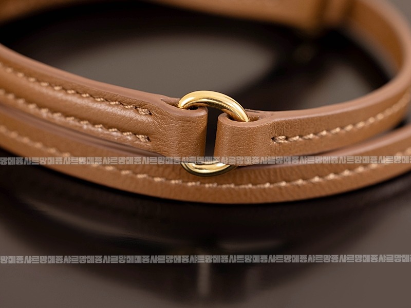 미우미우완더마테라세나파가죽호보백  20260316-171421-022루.jpg