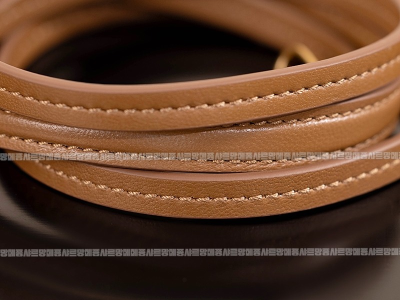 미우미우완더마테라세나파가죽호보백  20260316-171420-021루.jpg