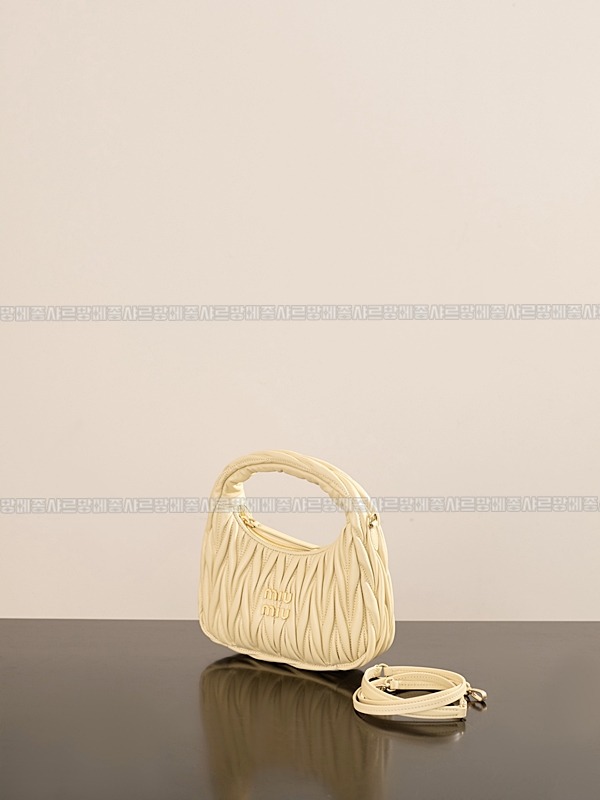 미우미우완더마테라세나파가죽호보백 20260317-105342-003루.jpg