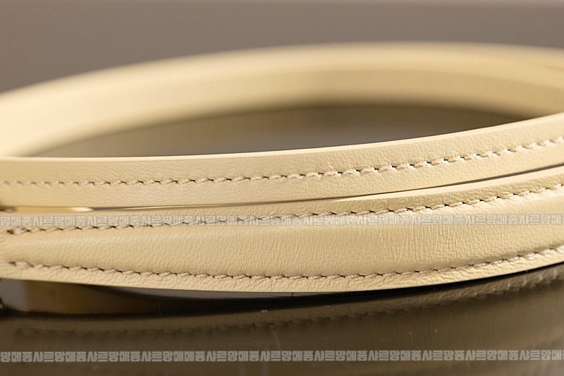 미우미우완더마테라세나파가죽호보백 20260317-105344-018루.jpg