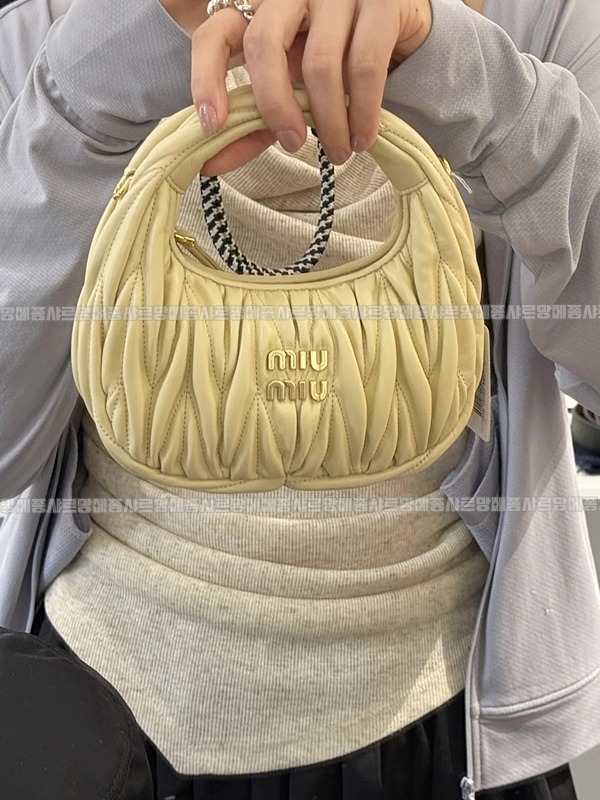 미우미우완더마테라세나파가죽호보백 20260317-115425-026루.jpg