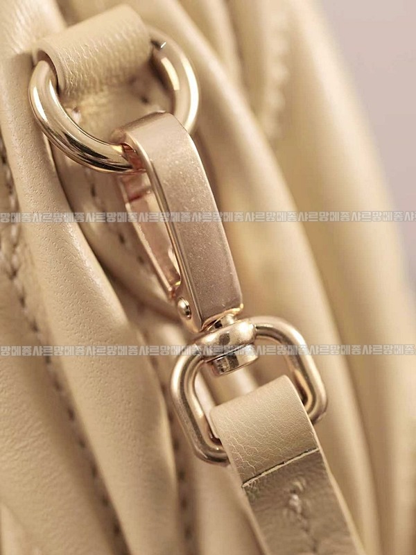 미우미우완더마테라세나파가죽호보백 20260317-115423-016루.jpg