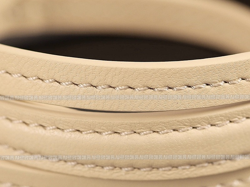 미우미우완더마테라세나파가죽호보백 20260317-115424-019루.jpg