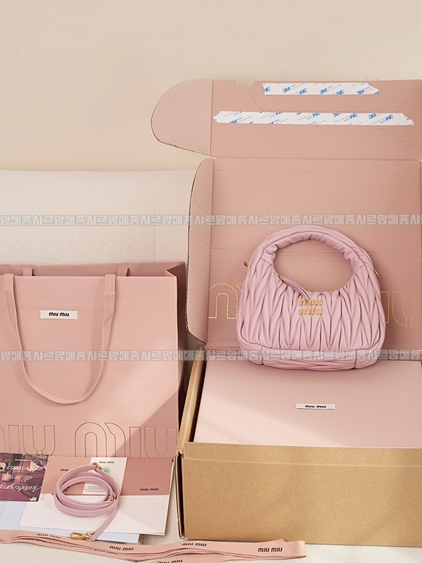 미우미우완더마테라세나파가죽호보백 20260317-122456-026루.jpg