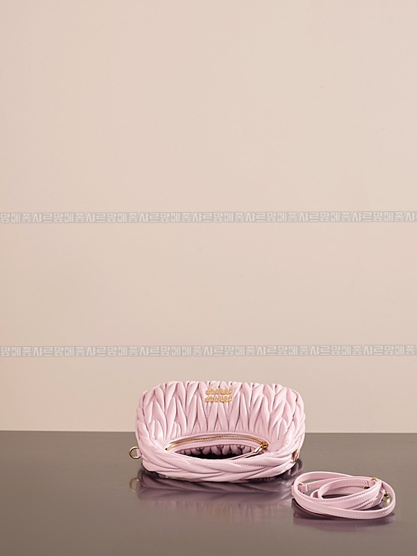 미우미우완더마테라세나파가죽호보백 20260317-122454-009루.jpg