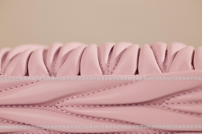 미우미우완더마테라세나파가죽호보백 20260317-122454-011루.jpg