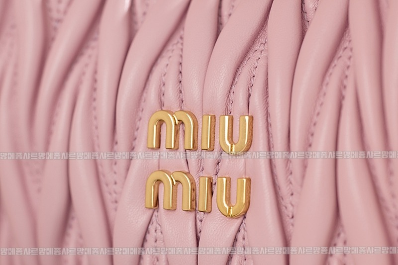 미우미우완더마테라세나파가죽호보백 20260317-122455-016루.jpg