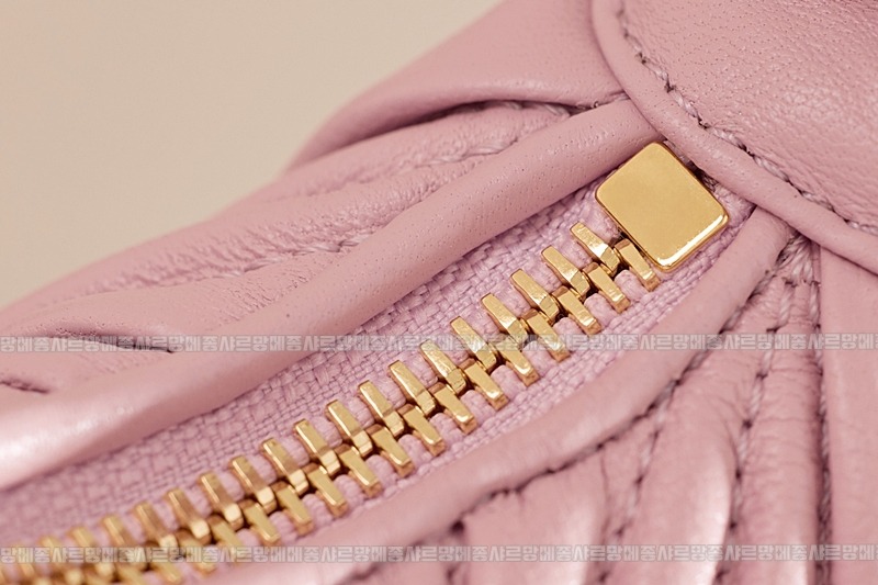 미우미우완더마테라세나파가죽호보백 20260317-122456-021루.jpg