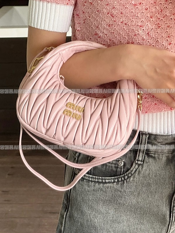 미우미우완더마테라세나파가죽호보백 20260317-122741-024루.jpg