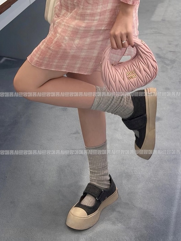 미우미우완더마테라세나파가죽호보백 20260317-122741-025루.jpg