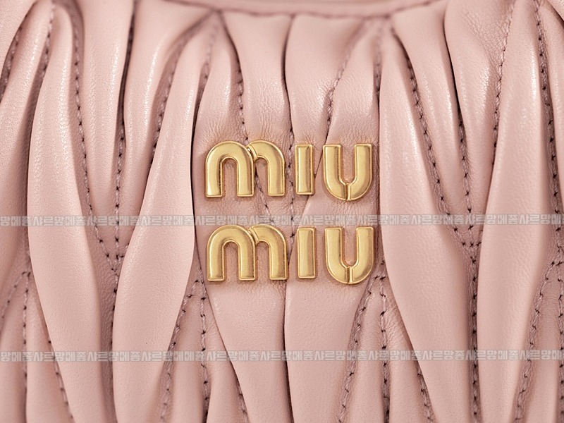 미우미우완더마테라세나파가죽호보백 20260317-122736-010루.jpg