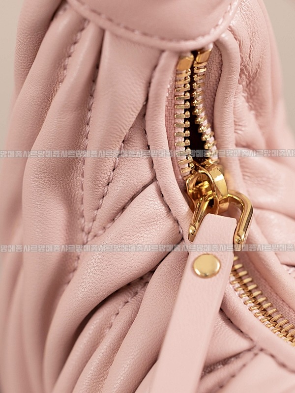 미우미우완더마테라세나파가죽호보백 20260317-122738-017루.jpg