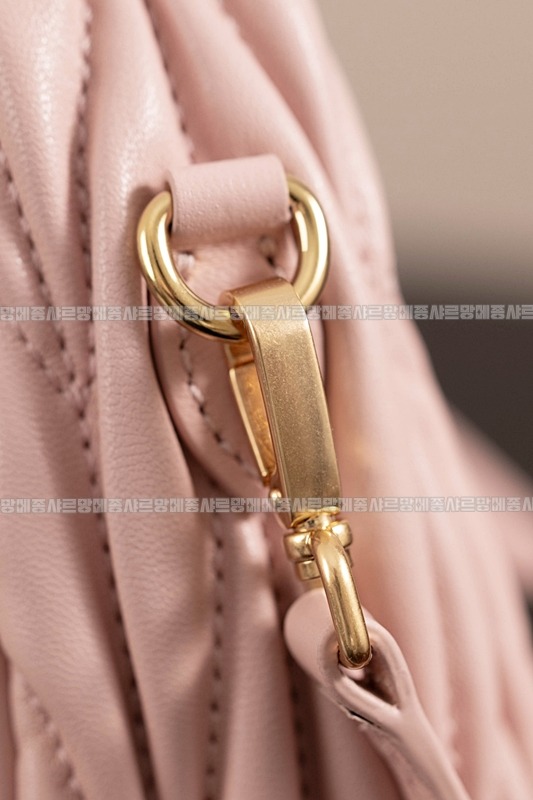 미우미우완더마테라세나파가죽호보백 20260317-122738-015루.jpg