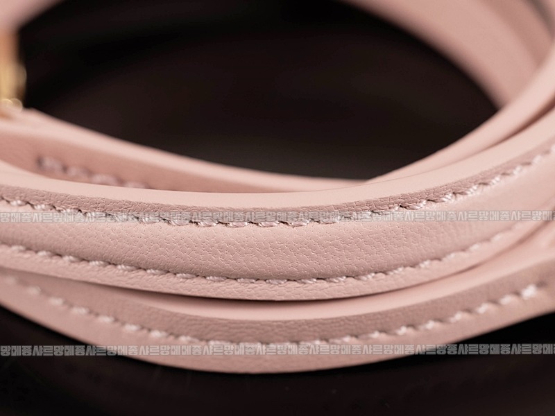 미우미우완더마테라세나파가죽호보백 20260317-122741-021루.jpg