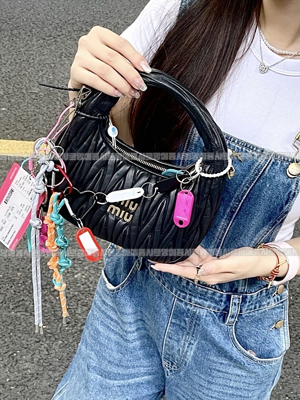 미우미우완더마테라세나파가죽호보백 20260317-122917-023루.jpg