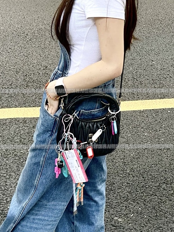 미우미우완더마테라세나파가죽호보백 20260317-122917-026루.jpg