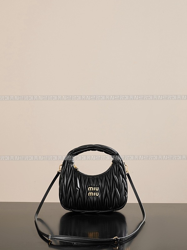 미우미우완더마테라세나파가죽호보백 20260317-122913-001루.jpg