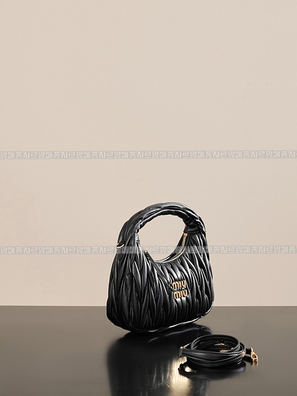 미우미우완더마테라세나파가죽호보백 20260317-122913-005루.jpg