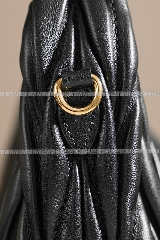 미우미우완더마테라세나파가죽호보백 20260317-122915-015루.jpg