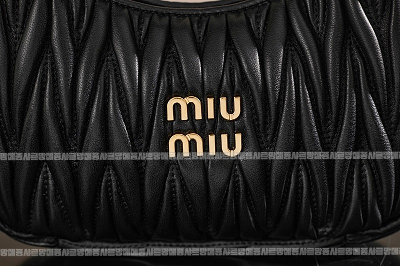 미우미우완더마테라세나파가죽호보백 20260317-122917-022루.jpg