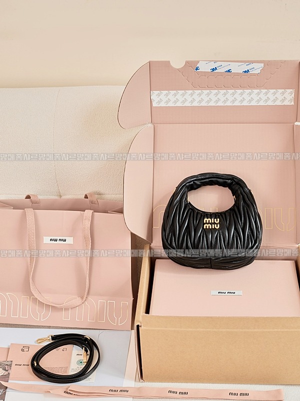 미우미우완더마테라세나파가죽호보백 20260317-123449-027루.jpg