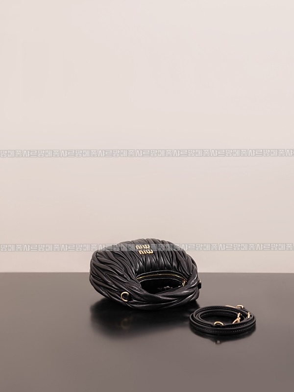 미우미우완더마테라세나파가죽호보백 20260317-123439-009루.jpg