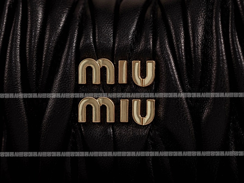 미우미우완더마테라세나파가죽호보백 20260317-123445-016루.jpg