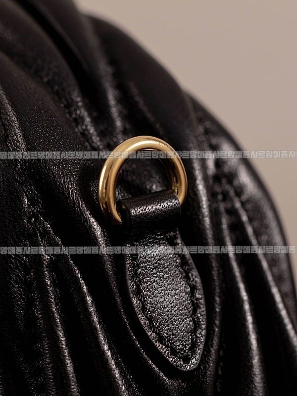 미우미우완더마테라세나파가죽호보백 20260317-123445-015루.jpg