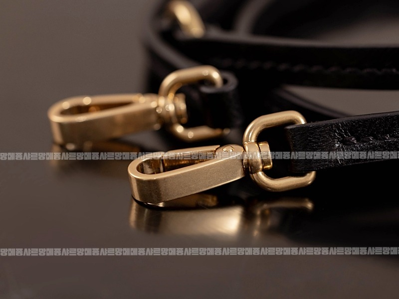 미우미우완더마테라세나파가죽호보백 20260317-123448-022루.jpg