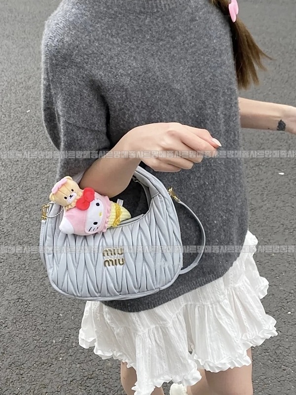 미우미우완더마테라세나파가죽호보백 20260317-123851-025루.jpg