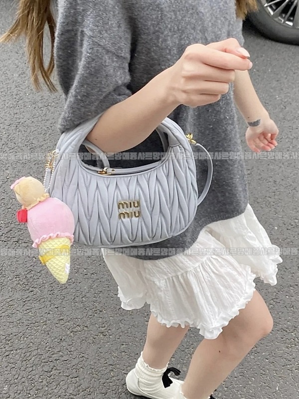 미우미우완더마테라세나파가죽호보백 20260317-123850-024루.jpg