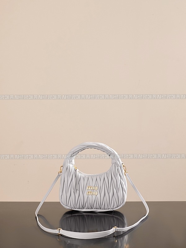 미우미우완더마테라세나파가죽호보백 20260317-123847-004루.jpg