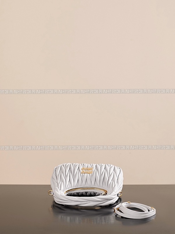 미우미우완더마테라세나파가죽호보백 20260317-123847-009루.jpg