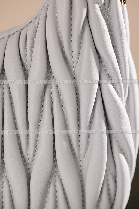 미우미우완더마테라세나파가죽호보백 20260317-123848-013루.jpg