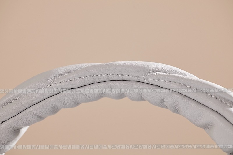 미우미우완더마테라세나파가죽호보백 20260317-123849-014루.jpg