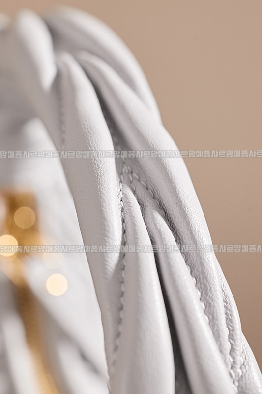 미우미우완더마테라세나파가죽호보백 20260317-123849-016루.jpg