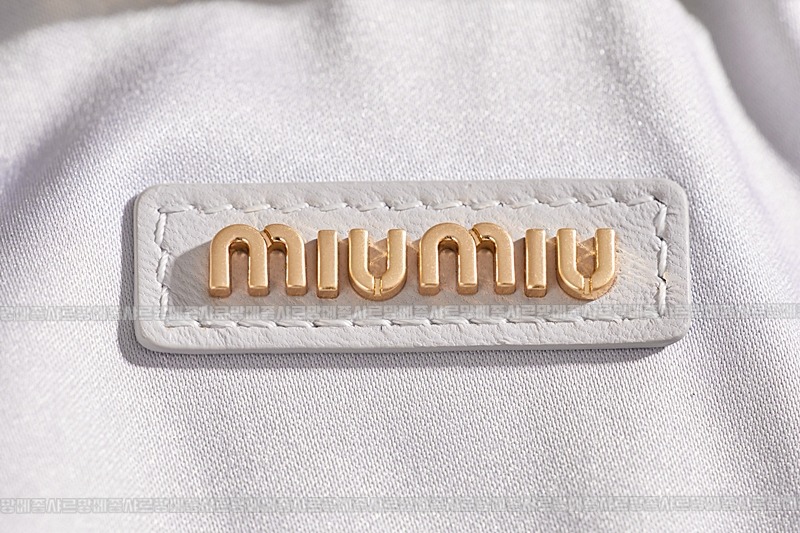 미우미우완더마테라세나파가죽호보백 20260317-123850-020루.jpg