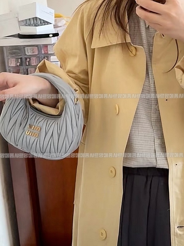 미우미우완더마테라세나파가죽호보백 20260317-124144-024루.jpg