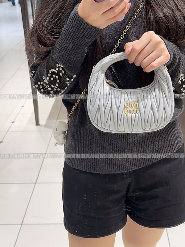 미우미우완더마테라세나파가죽호보백 20260317-124144-025루.jpg