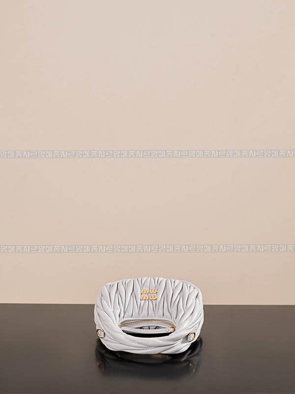 미우미우완더마테라세나파가죽호보백 20260317-124139-006루.jpg