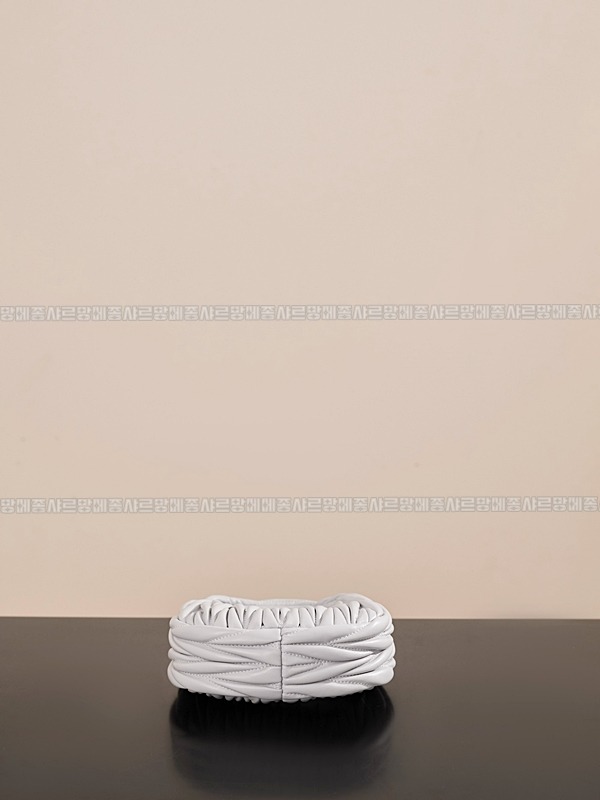 미우미우완더마테라세나파가죽호보백 20260317-124139-008루.jpg