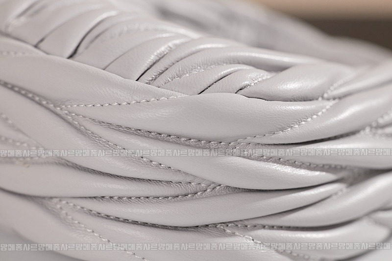 미우미우완더마테라세나파가죽호보백 20260317-124140-011루.jpg